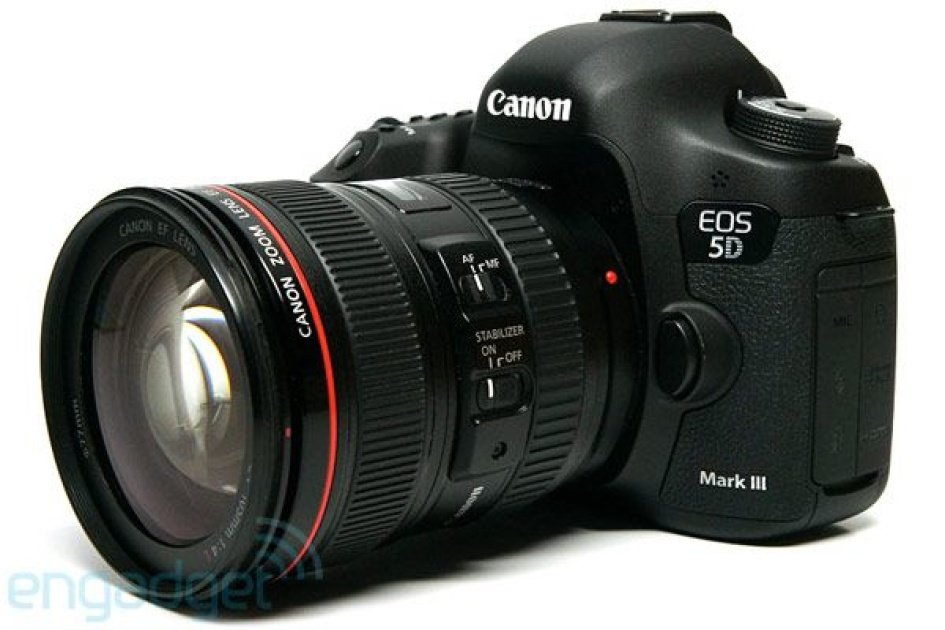 Canon EOS 5D Mark III DSLR